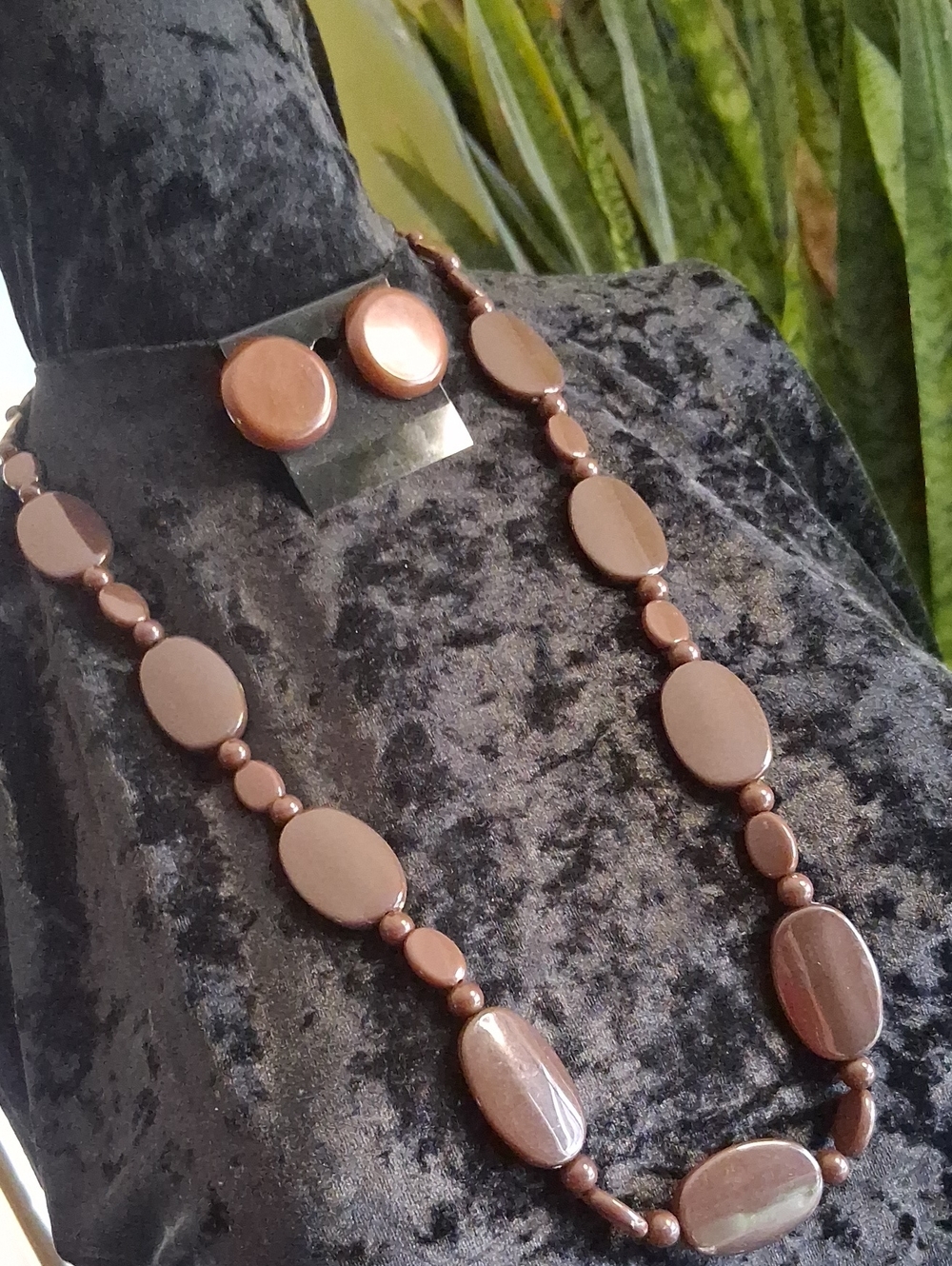 Vintage Brown Oval Bead Necklace with Matching Studs
